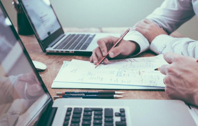 Hình ảnh môi giới broker